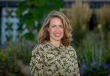 Als je ruimte voor de meiden maakt, pakken ze ’m – Column Ester Fabriek, dagelijks bestuurder stadsdeel West