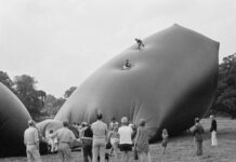 Tentoonstelling opblaaskunst in Van Eesterenmuseum