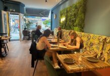 Rendang eten bij Warna Baru in Oud-West