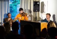 Gluren bij de buren in West