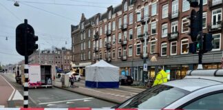 Voetganger (72) overlijdt na aanrijding busje in de De Clercqstraat