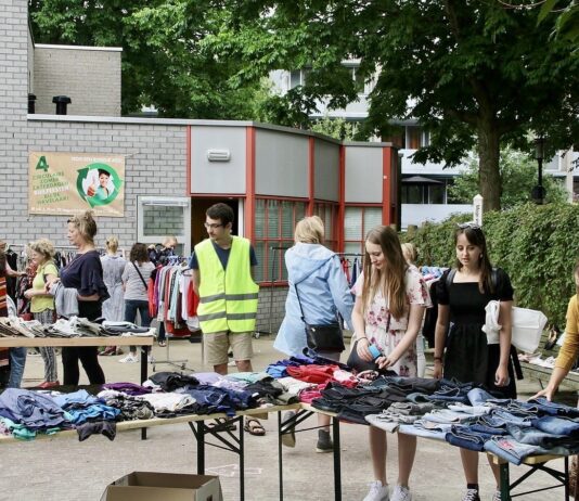 Ruilfestival kleding, boeken en interieurspullen in De Hallen
