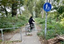 Maatregelen tegen fietsers op voetpad Sloterdijk
