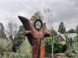 Misschien wacht iemand nog altijd op haar telefoontje