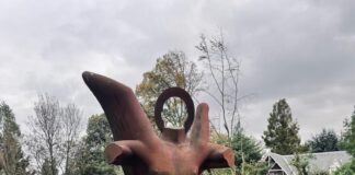 Misschien wacht iemand nog altijd op haar telefoontje