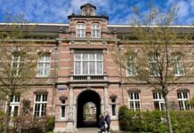 Eerbetoon aan directrice Anna Reijnvaan (1844-1920) Wilhelmina Gasthuis