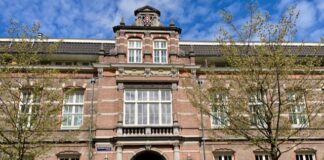 Eerbetoon aan directrice Anna Reijnvaan (1844-1920) Wilhelmina Gasthuis