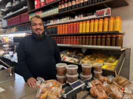 De service en het Surinaamse eten van Rustem smaken naar méér