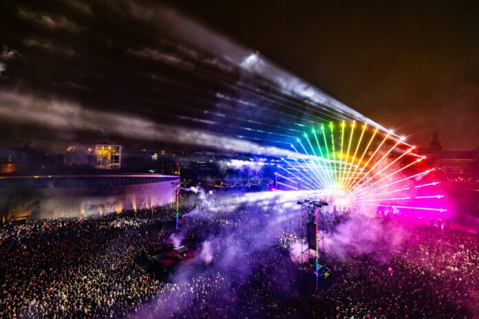 20240101_0007_Fjuze_ElectricFireworks_HR_R51_5612_KV