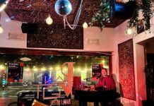 Uit je dak rond de piano bij Plan West in De Baarsjes