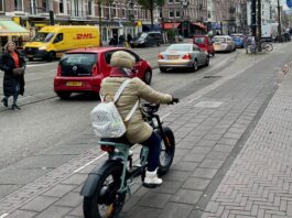 Fietser overleden na aanrijding met tram op Eerste Constantijn Huygensstraat