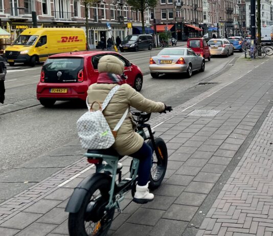 Fietser overleden na aanrijding met tram op Eerste Constantijn Huygensstraat