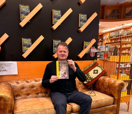 Op de bank bij Hoogstins: Don Duyns, toneelschrijver, kunstschilder en regisseur