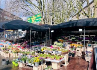 Ruilbeurs in Oud-West voor moederdagcadeaus