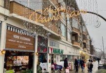 Straatdecoratie rond Plein ’40-’45 bij begin ramadan