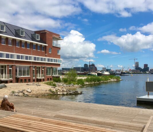 Stettineiland Houthaven krijgt pleintje aan het water