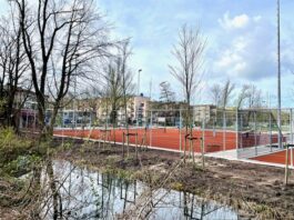 Nieuwe tennisbanen in Bos en Lommer