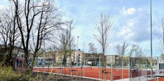 Nieuwe tennisbanen in Bos en Lommer