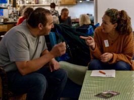 Kom naar het vrijwilligerscafé Taal & Digitaal in de OBA Mercatorplein op 28 maart