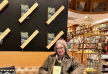 Op de bank bij Hoogstins: Hein Wiedijk, klarinettist Koninklijk Concertgebouworkest