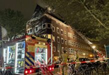 Grote woningbrand en brandende auto’s in De Baarsjes