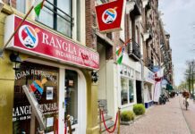 Kokosbrood soppen in curry’s van Rangla Punjab