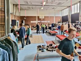 Het kledingruilfeestje van Jelly (ex-Piet de Gruyter) en vriendinnen