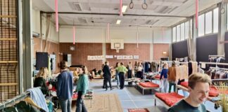 Het kledingruilfeestje van Jelly (ex-Piet de Gruyter) en vriendinnen