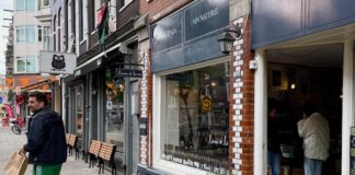 Bakkerij en wijnwinkel moet tafeltjes weghalen na dreiging boete