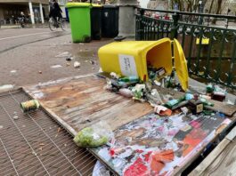 ‘We leven op een vuilnisbelt’, schrijven Adriaan van Dis en andere Amsterdammers