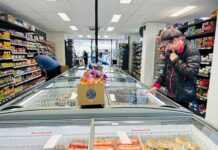 Een theefeestje bouwen met spullen van Kellys Expat Shopping