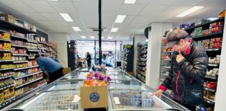 Een theefeestje bouwen met spullen van Kellys Expat Shopping