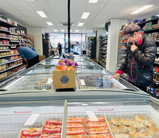 Een theefeestje bouwen met spullen van Kellys Expat Shopping