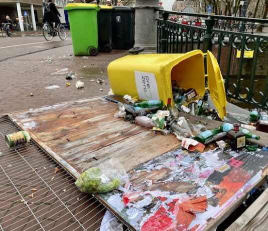 VuilnisOproer Nieuw-West schrijft open brief aan burgemeester