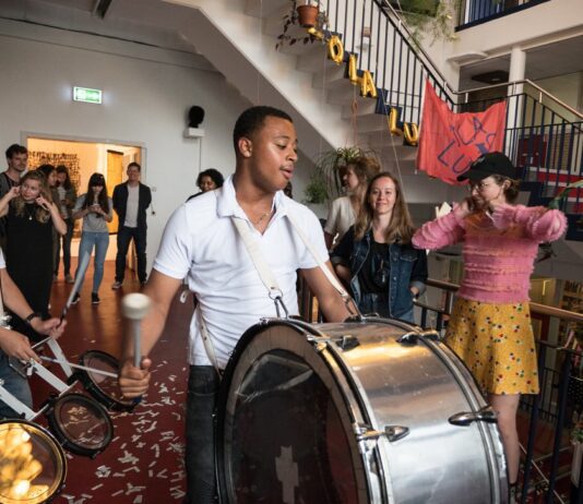 Lola Luid trekt drie dagen uit voor afscheidsfeest