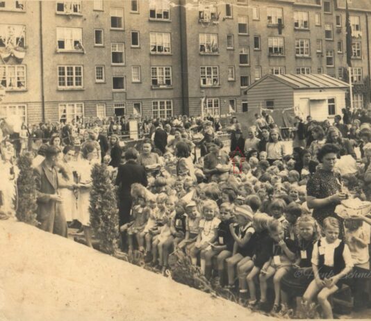 Reünie Speeltuin Westerkwartier (1908-2008) op Van Beuningenplein