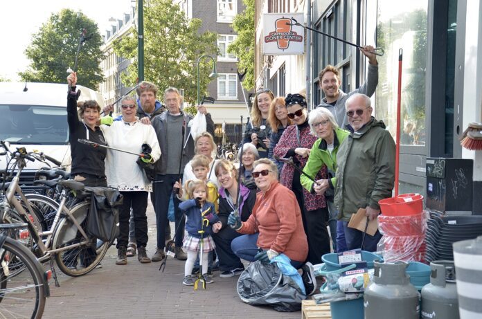 Vrijwilligers schoonmaak Spaarndammerstraat