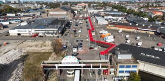 Rode loper naar de Centrale Markthal over brug van 300 meter