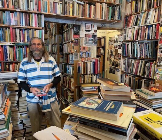 Boekhandelaar Jan van Eijk (82) van Sterre der Zee overleden
