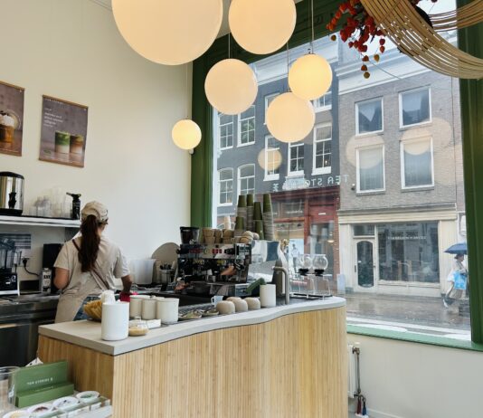 Bij Tea Stories is je bubble tea vegan en lacht je broodje je toe