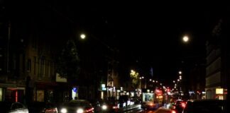 Optocht met lampionnen door West voor meer veiligheid op straat