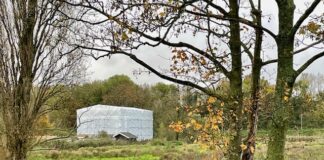 Buurtboerderij ‘ingepakt’ voor herstel na brand