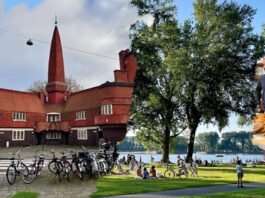 Oog en hart voor de buurt: De Westkrant 10 jaar, dankzij steun lezers