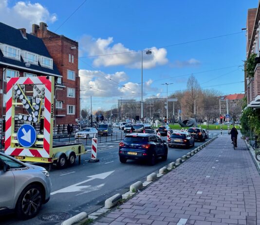 Files op Overtoom door kapot verkeerslicht