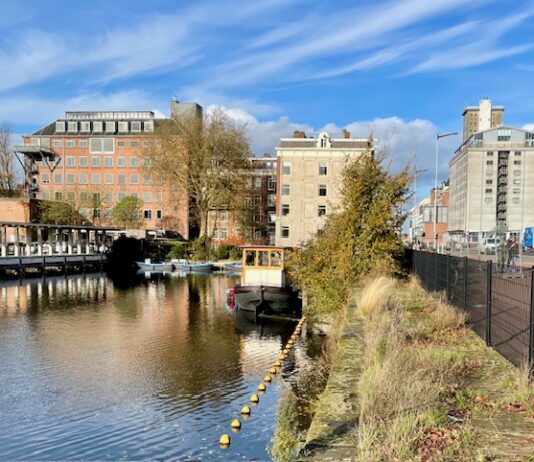 Onderzoek ter voorbereiding vervangen kademuur Westerdoksdijk begint