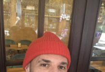 Schrijver Abdelkader Benali in interviewprogramma Buitengasten Sloterplas