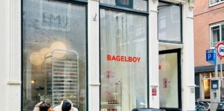 In Amsterdam-West worden we gesandwicht door bagels