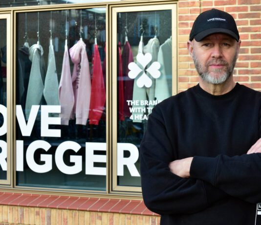Lovetrigger brengt de Kolenkit liefde, positiviteit én streetwear