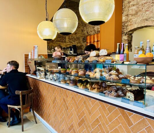 Pinda power in Amsterdam-West: de 11 beste pindahapjes