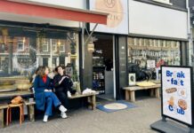 Bij Pools eetcafé Kazik ontbijt je met hotdogs XXL